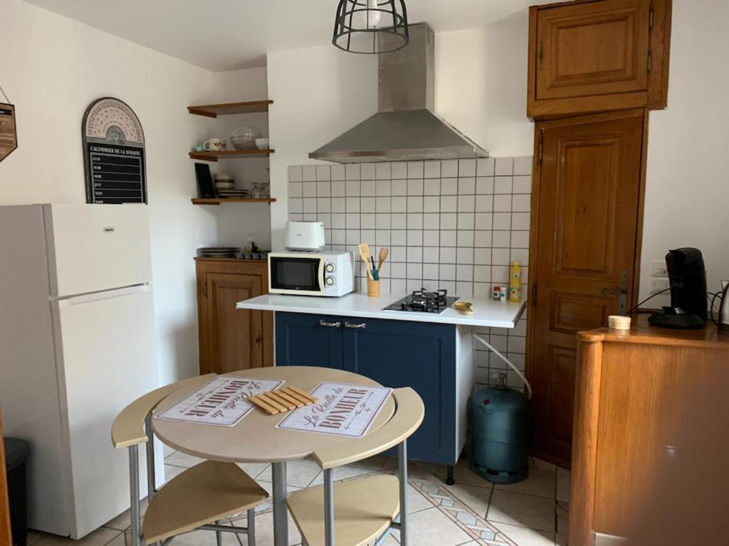 Appartement Avec Terrasse Жиан Екстериор снимка