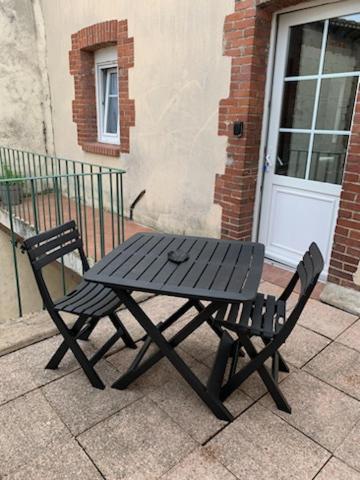 Appartement Avec Terrasse Жиан Екстериор снимка
